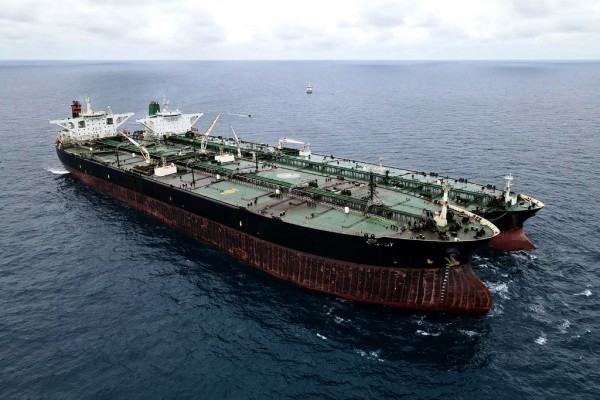 Indonesia incauta un petrolero panameño y otro iraní