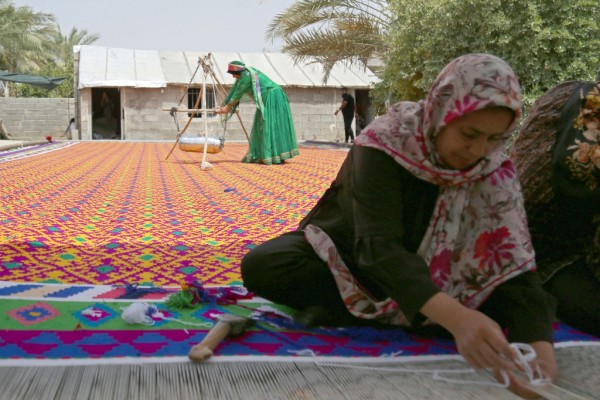 Irán presenta el kílim tejido más grande del mundo