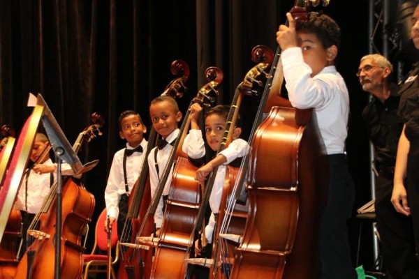 Red de Orquestas busca convertir en músicos a 10 mil niños y jóvenes