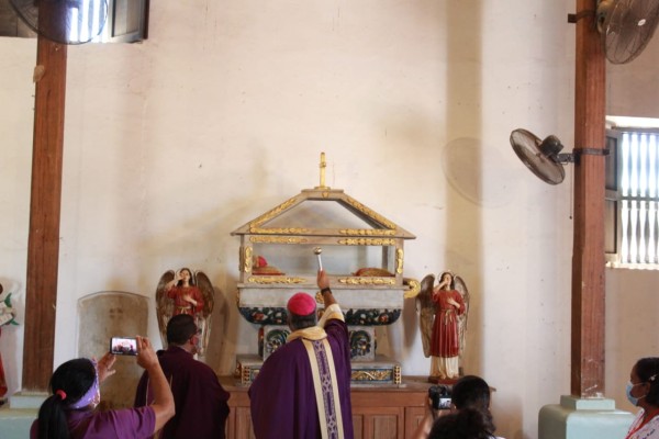 Presentan obras restauradas de la Iglesia colonial en Parita