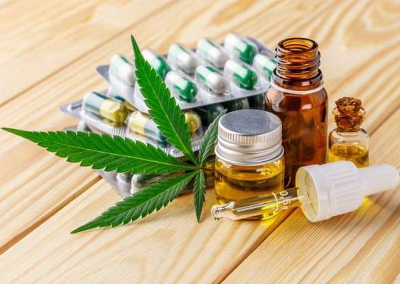 PIXABAY | Productos medicinales elaborados de cannabis.