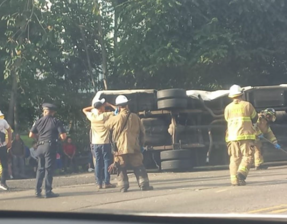 ML | Autoridades en el lugar del accidente.
