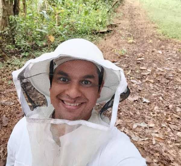 Miel cruda, de la colmena a la mesa: El emprendimiento que apuesta por lo natural