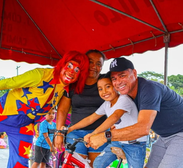 Rodolfo Precilla prioriza el apoyo social en Caimitillo