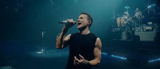 Fonseca inmortaliza su promesa de amor con el estreno del videoclip en vivo de “Por Toda La Vida”