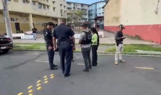 ML | Personal de la Policía y la fiscalía en el lugar de los hechos.