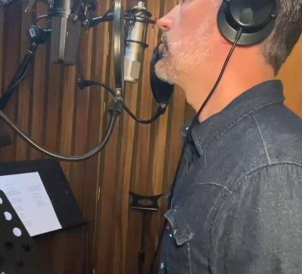 Ricardo Velásquez lanza el disco “Llegó Navidad”