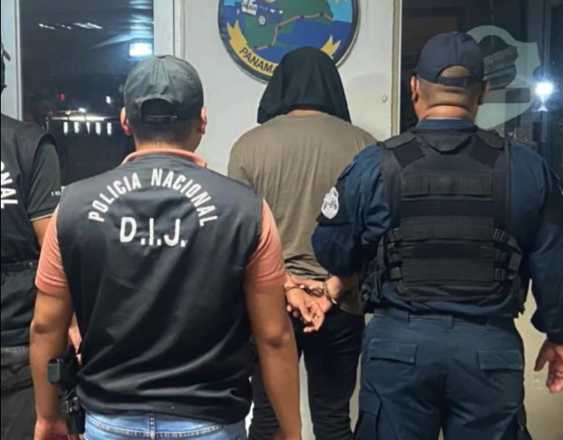 Ordenan detención para un hombre por corrupción de menores