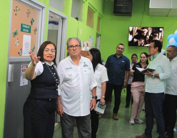 Ministro de Salud visita Colón para evaluar centros y proyecta unificar servicios en el antiguo hospital Manuel Amador Guerrero