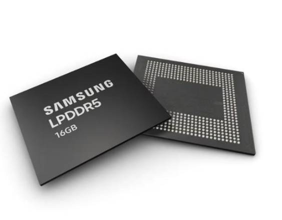 Memorias RAM LPDD55 de 16 GB de Samsung.