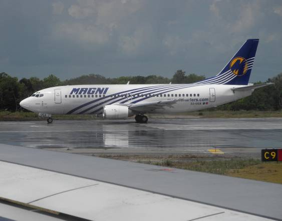 AFP | Un Boeing 737 de Magni rueda por la pista del aeropuerto de Cancún.