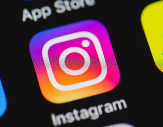 El logotipo de Instagram en un iPhone 6 de Apple.