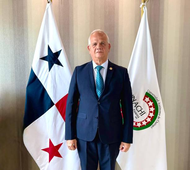 Pedro González asume como rector encargado de la UNACHI