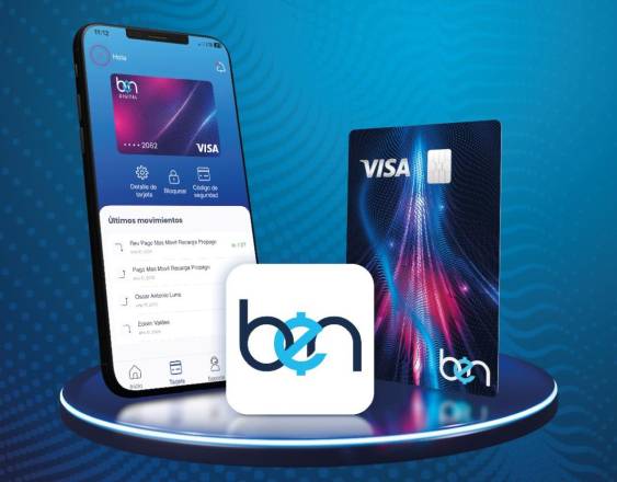 ML | Un celular donde se observa la aplicación y una tarjeta visa.