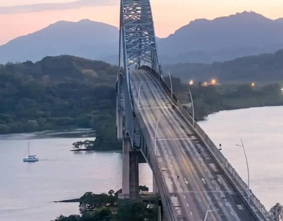 ML | Vista del Puente de las Américas.