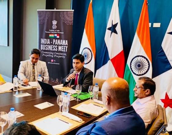 ML | Encuentro empresarial organizado por la Embajada de la India.