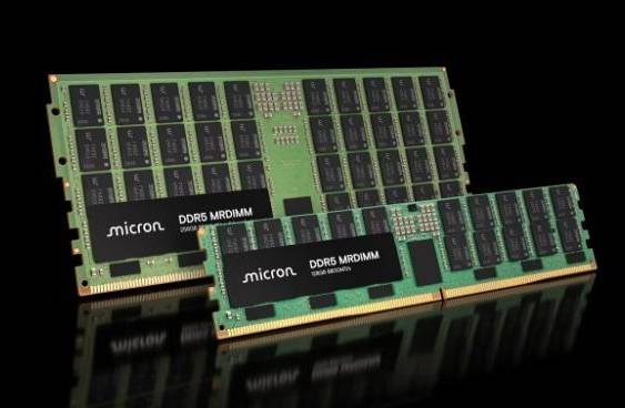 (Foto de ARCHIVO) Memoria con tecnología DDR5 para centros de datos.