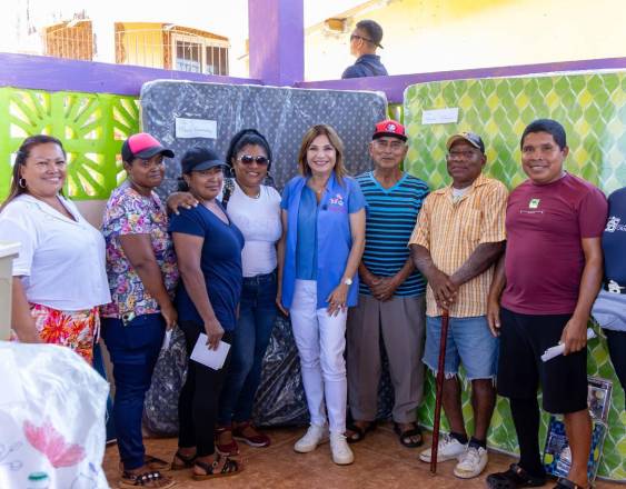 ML | La primera dama da seguimiento a compromisos y avances en Isla Otoque.