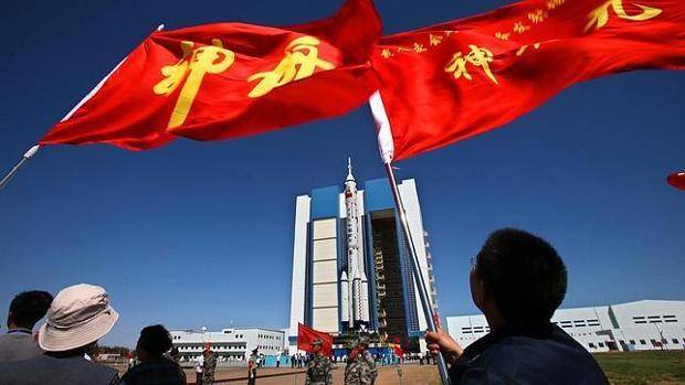 China lanza nave antes de lo previsto para regresar a sus astronautas varados en el espacio