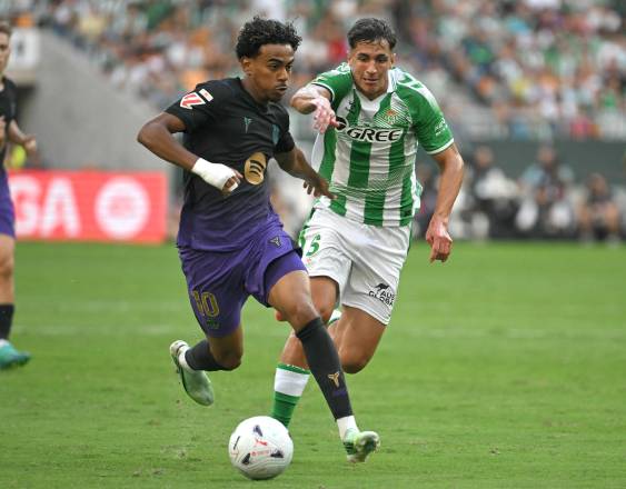 AFP | El delantero del FC Barcelona, Lamine Yamal, durante el partido ante el Real Betis de LaLiga este 17 de octubre.