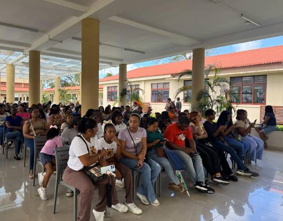 Más de 2,000 personas asistieron para participar de los cursos del Centro de Arte y Cultura de Colón.