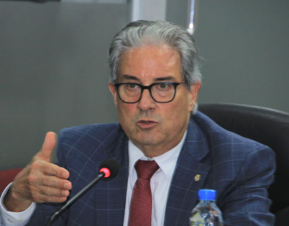ML | El ministro de Salud Fernando Boyd.