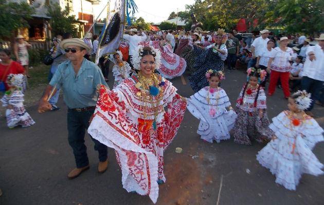 San José vibra al ritmo del tambor y la pollera