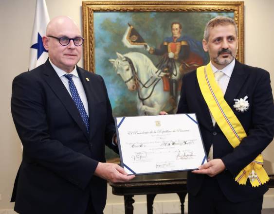ML | Ministro encargado de Relaciones Exteriores, Carlos Guevara Mann junto al jefe de misión de la Organización Internacional para las Migraciones (OIM) en Panamá, Giuseppe Loprete.
