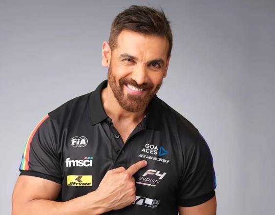 El actor y productor John Abraham.
