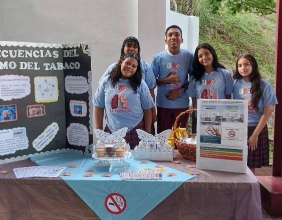 ML | Estudiantes del Saint Joseph Salesian School presentan su proyecto.