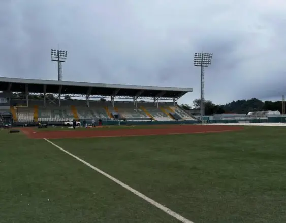 ML | Estadio Calvin Byron.