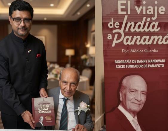 ML | Durante la presentación del libro “El viaje de India a Panamá”.