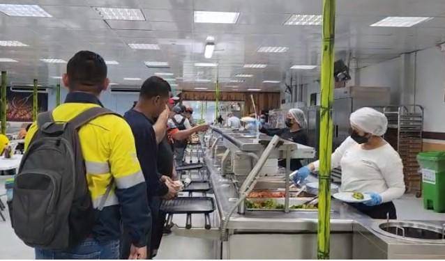 Se preparan 13,000 comidas al día en cinco cafeterías de Minera Panamá