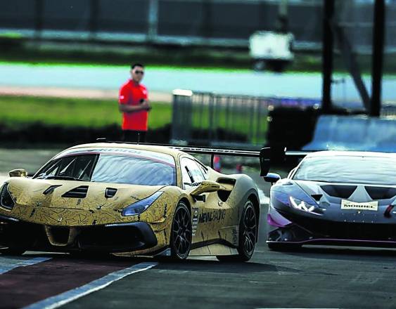 Cortesía | Bólidos preparándose para una competencia en el Autódromo Panamá.