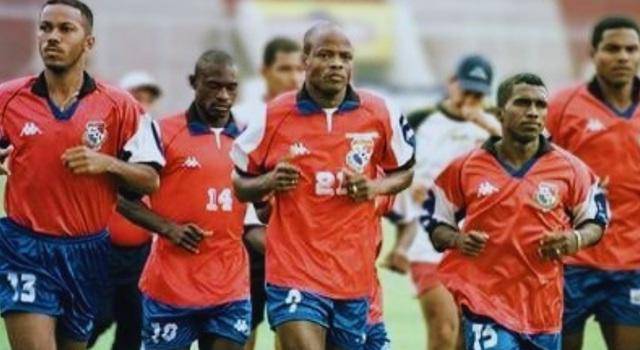 Evolución de la camiseta de la selección nacional de fútbol