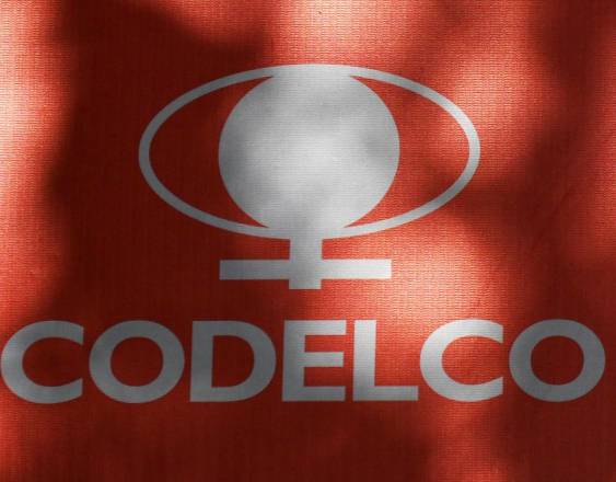 AFP | El logo de la empresa productora de cobre Codelco.