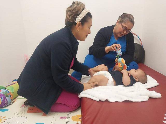 Policlínica de San Antonio impulsa programa de Fisioterapia de Alto Riesgo para la niñez.