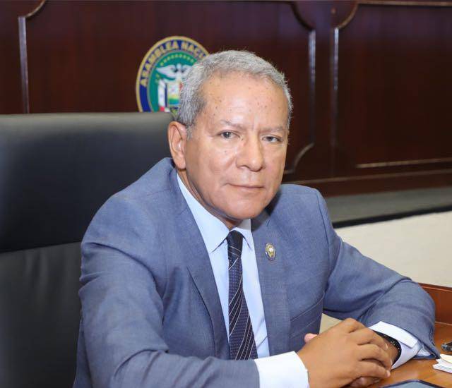 Chapman: Revisión de leyes y los ajustes al Código Fiscal en agenda