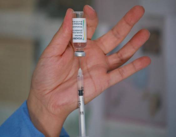 AFP | Viales de la vacuna AstraZeneca/Oxford Covid-19, también llamada Vaxzervria.