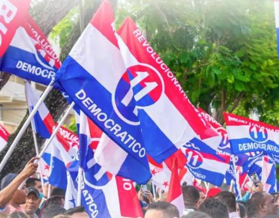 ML | Banderas del PRD.