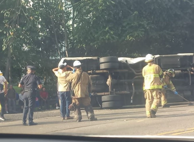 Al menos 29 personas lesionadas tras choque de buses en el Puente de Las Américas