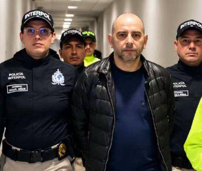 De la Espriella da una semana a Defensa y Justicia para “dar de baja” al jefe del grupo paramilitar ACSN