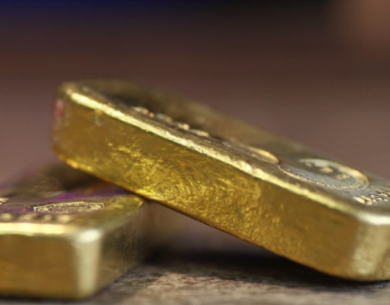 AFP | Oro y plata alcanzan máximos por temor a nuevos aranceles de EEUU.