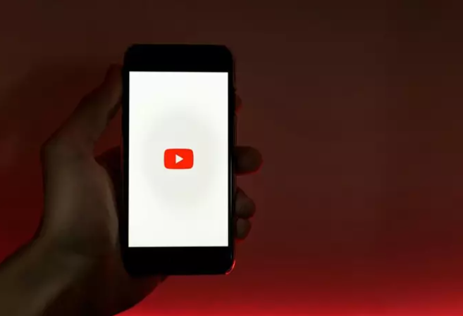 YouTube mostrará los anuncios intermedios en pausa naturales de los vídeos