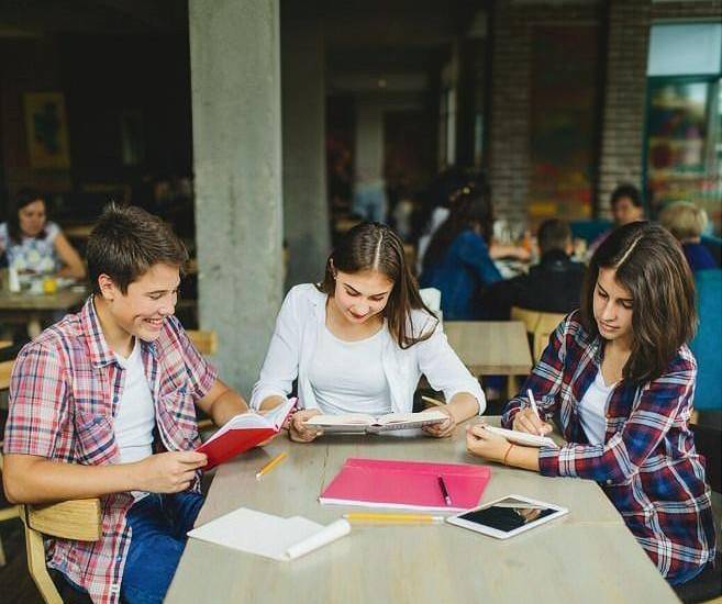 Becas para impulsar el talento panameño