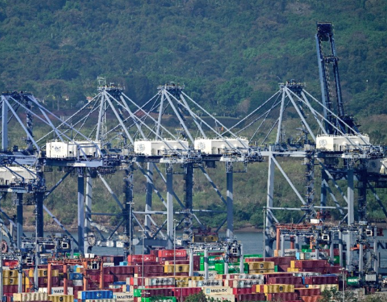 AFP | Hutchison pide a Panamá negociar.