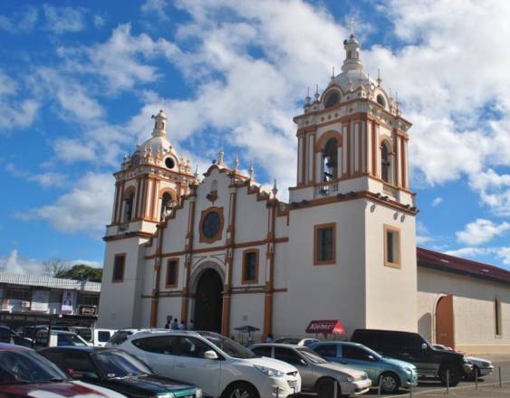 ML | Iglesia en Santiago, Veraguas.
