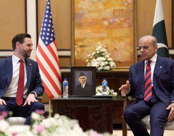 Hubo dos rondas de negociaciones entre EEUU e Irán, una tercera “esta noche o mañana”