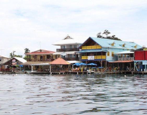 ML | Isla Colón, uno de los sitios turísticos que ofrece la provincia de Bocas del Toro.