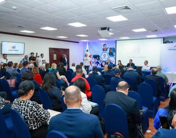 ML | Encuentro en el Ministerio de Trabajo.